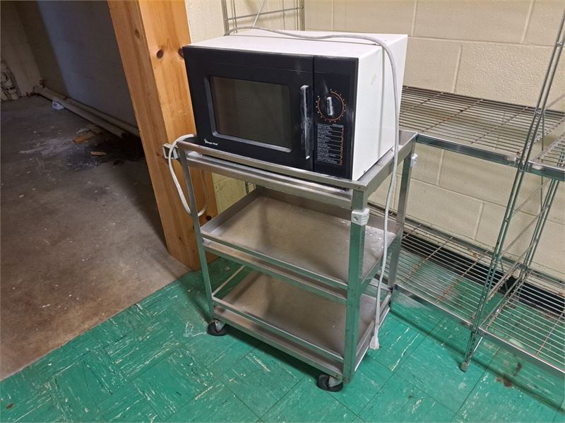 Sold at Auction: Working Magic Chef Microwave