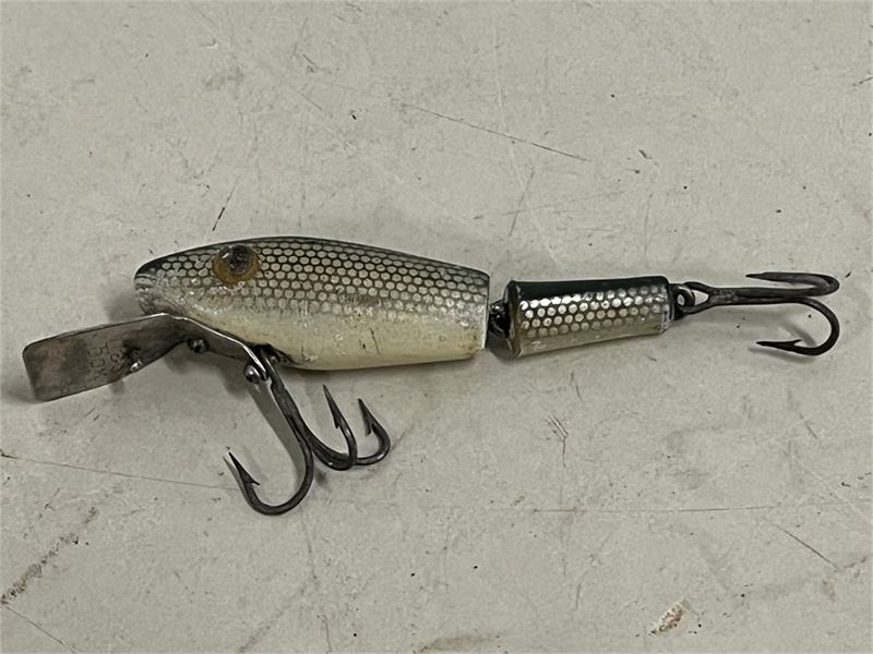 Biddergy - Worldwide Online Auction and Liquidation Services - Vintage L&S  OOM MirrOlure Sinker Jointed Fishing Lure