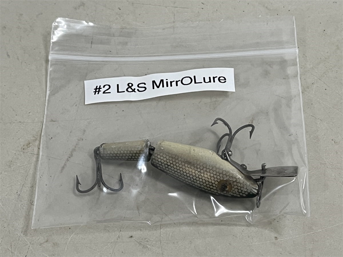 Biddergy - Worldwide Online Auction and Liquidation Services - Vintage L&S  OOM MirrOlure Sinker Jointed Fishing Lure