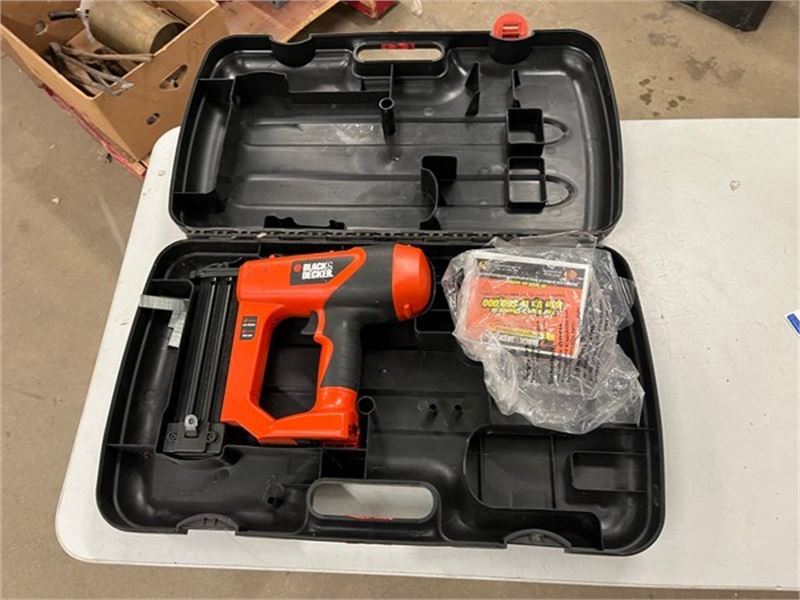 Cordless nail discount gun black decker