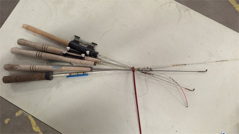 Biddergy - Worldwide Online Auction and Liquidation Services - Vintage Ice  Fishing Poles