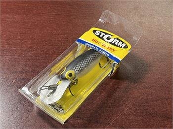 Biddergy - Worldwide Online Auction and Liquidation Services - Vintage Storm  Original Hot 'N Tot 05 Fishing Lure