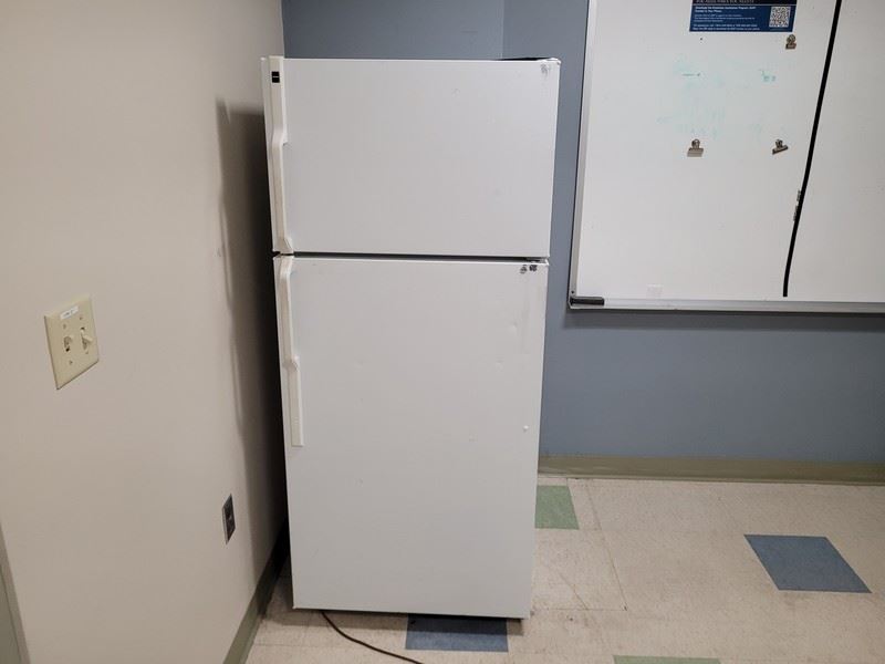 hotpoint refrigerator hts16gbrfrww