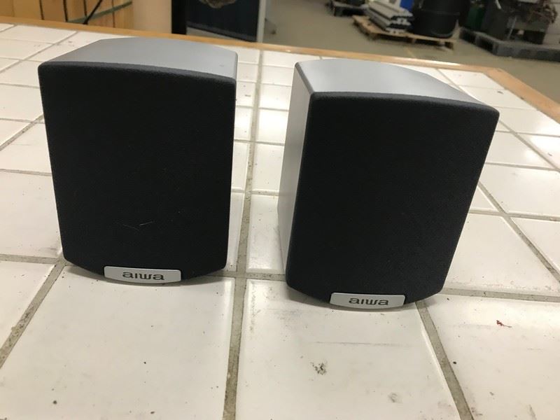 Aiwa bookshelf hot sale speakers