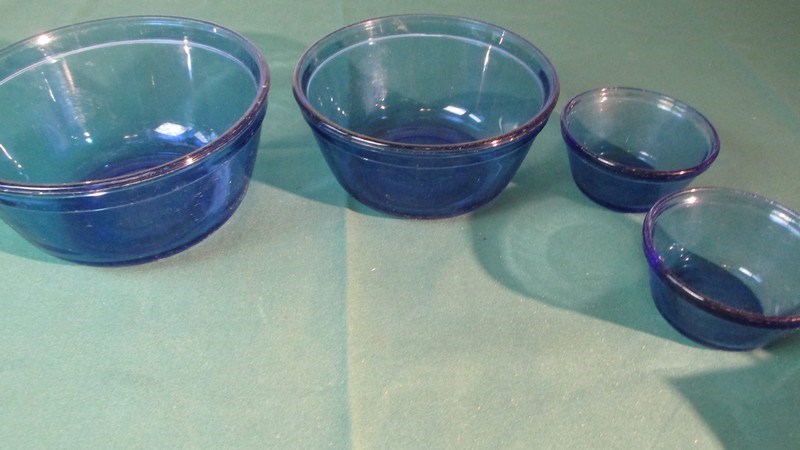 Cobalt blue anchor hocking mixing bowl