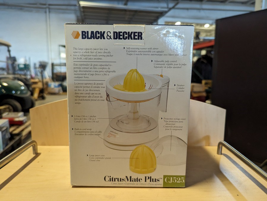 Black+ Decker -32oz Citrus Juicer with Adjustable Pulp Control - White