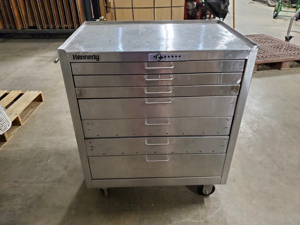 Biddergy - Worldwide Online Auction and Liquidation Services - Kennedy  Rolling Tool Box