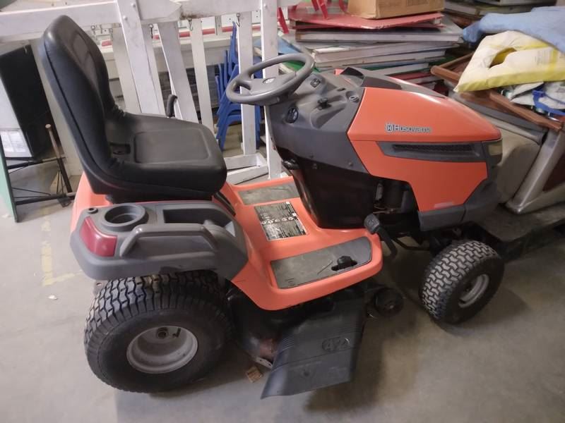 Husqvarna 42 riding lawn mower hot sale