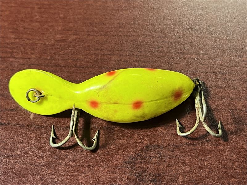 Biddergy - Worldwide Online Auction and Liquidation Services - Vintage  Heddon Tadpolly Fishing Lure