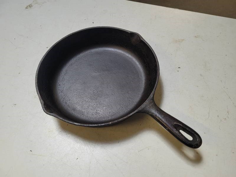 Vintage Unmarked Wagner Cast Iron No8 Skillet Number Eight 10-1/2