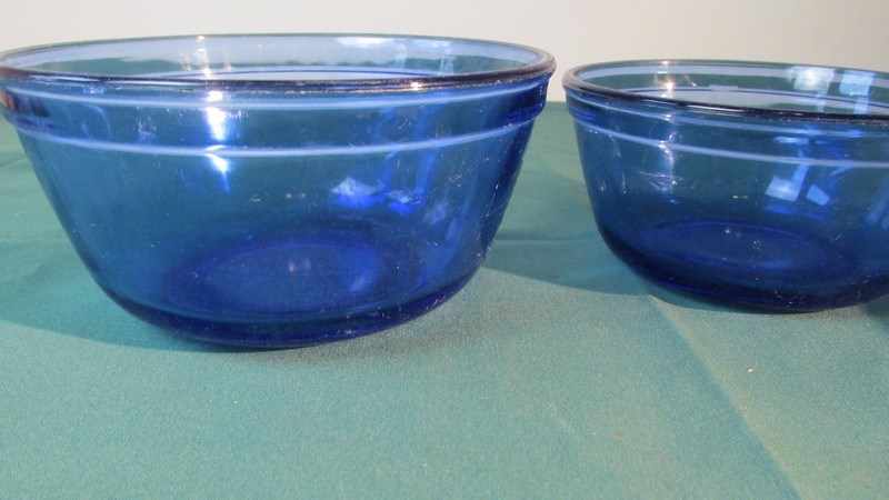 Cobalt blue anchor hocking mixing bowl