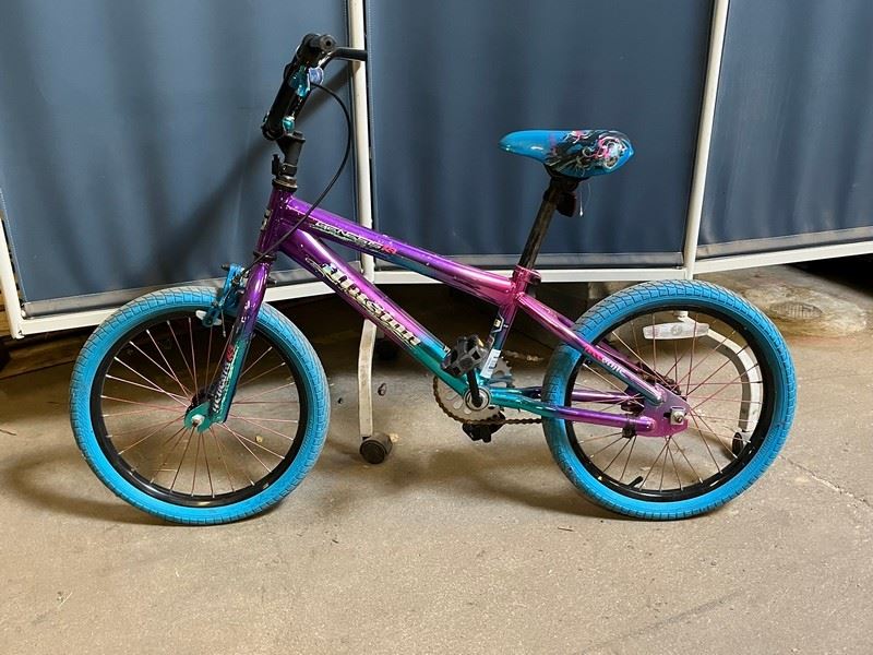 Genesis hotsell girls bike