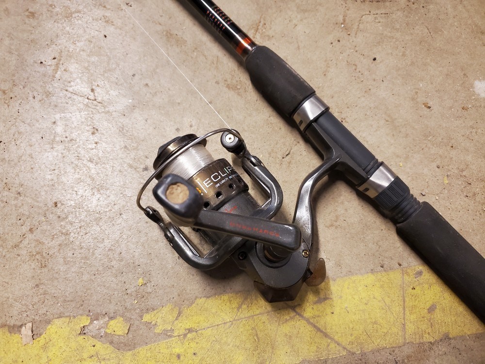 Biddergy - Worldwide Online Auction and Liquidation Services - South Bend  Eclipse Telescoping 5 1/2-FT Fishing Pole with Reel