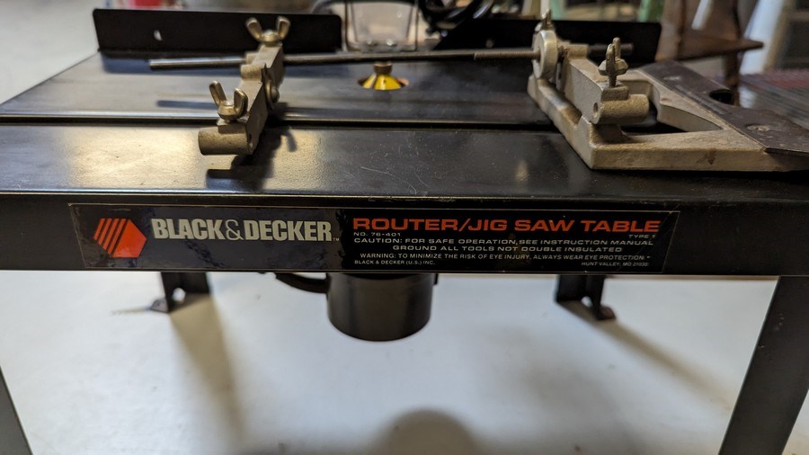 Black & Decker Router, Table and Bits - See Description - Lil Dusty Online  Auctions - All Estate Services, LLC