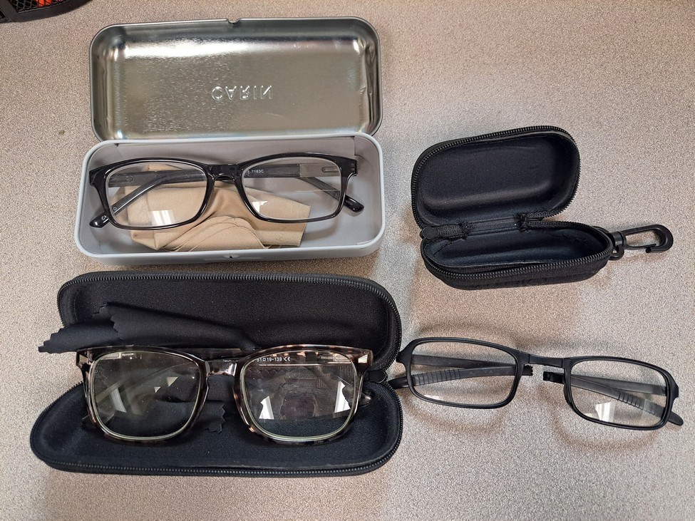 Biddergy - Worldwide Online Auction and Liquidation Services - (3 Qty)  Pairs of Various Eyeglasses in Cases