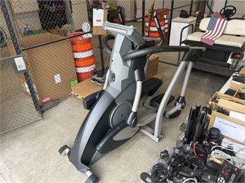 Biddergy Worldwide Online Auction and Liquidation Services Nautilus Pro Series EV718 Elliptical