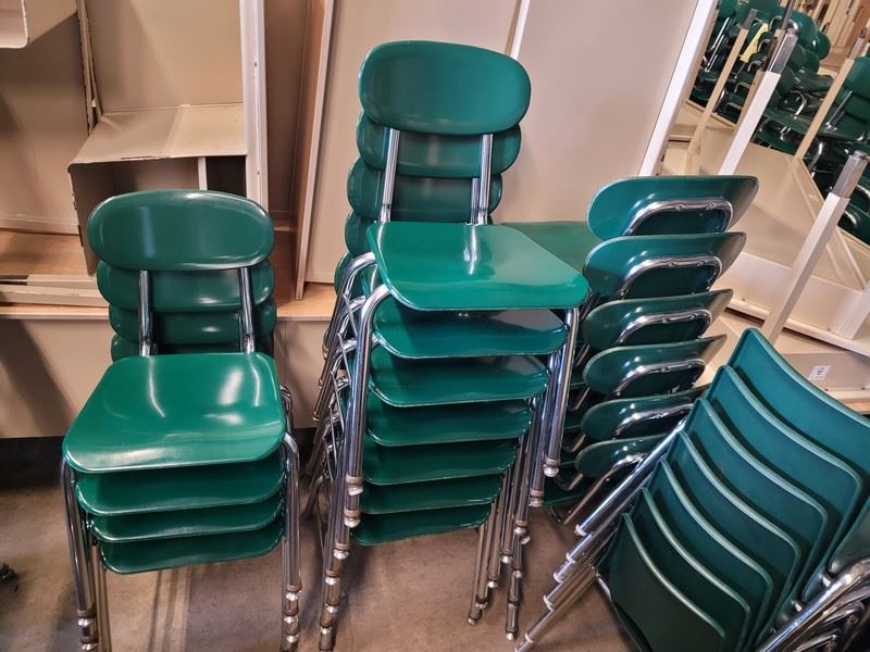 Biddergy - Worldwide Online Auction and Liquidation Services - (25 Qty)  Green Hard Plastic Chairs